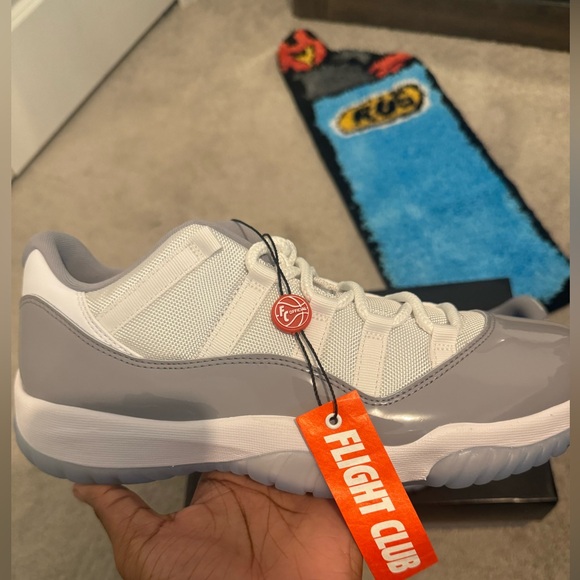 Jordan 11’s low cement grey main image 5